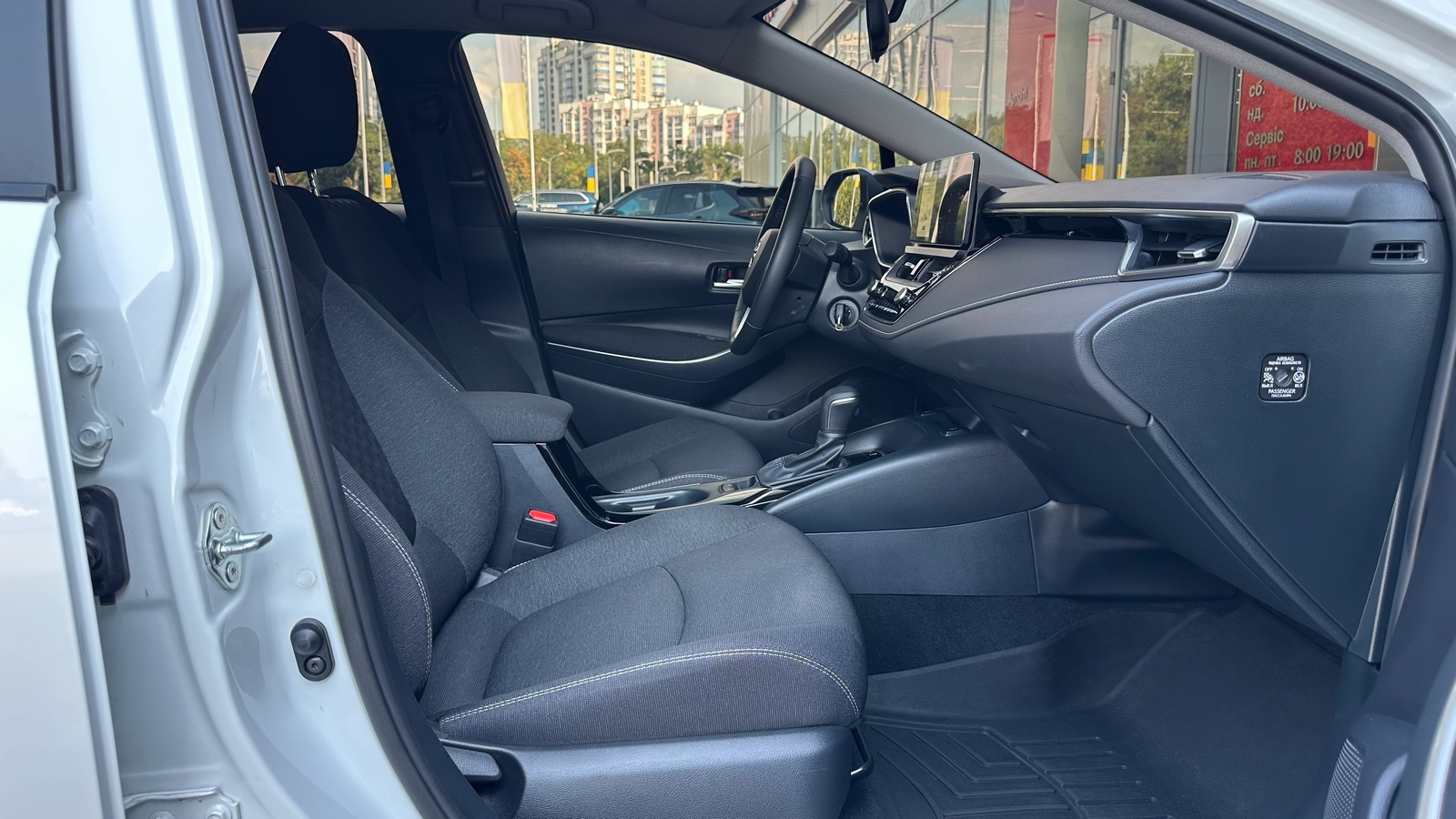 Toyota COROLLA 2025 року, Седан, Тойота Центр Харків "Артсіті", м.Харків | Фото № 6 Toyota COROLLA 2025 року з пробігом 23130 км, Седан, Тойота Центр Харків "Артсіті", м.Харків - 1170000 ГРН | Фото № 6