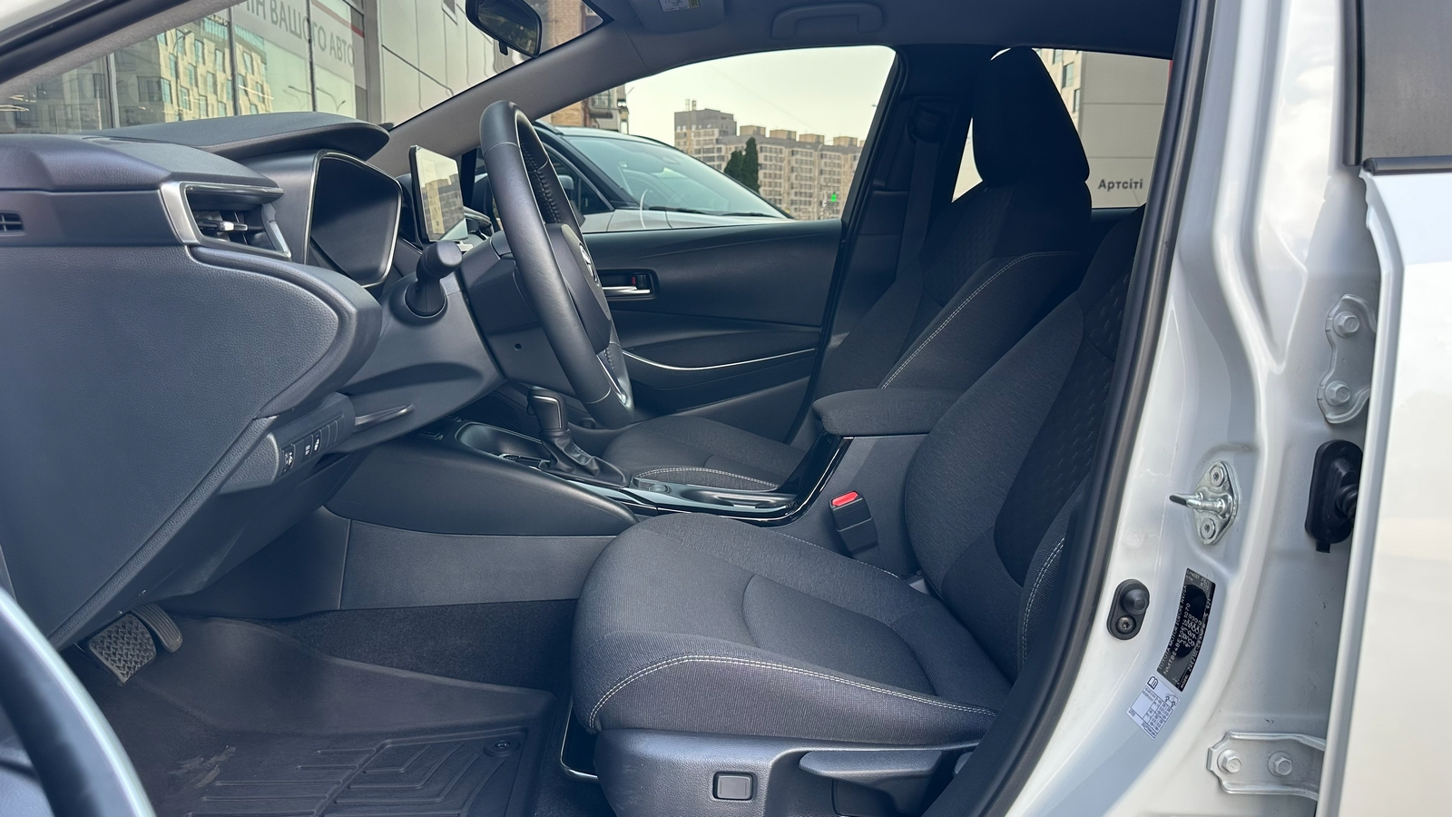 Toyota COROLLA 2025 року, Седан, Тойота Центр Харків "Артсіті", м.Харків | Фото № 12 Toyota COROLLA 2025 року з пробігом 23130 км, Седан, Тойота Центр Харків "Артсіті", м.Харків - 1170000 ГРН | Фото № 12