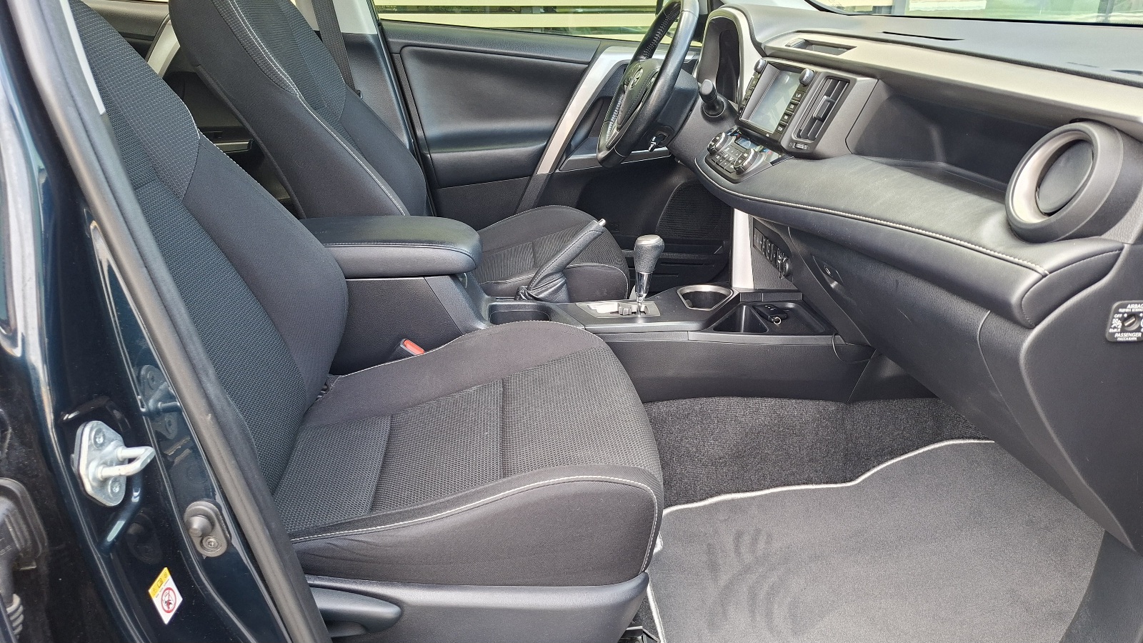 Toyota RAV4 2017 року з пробігом 93661 км, Універсал, Тойота Центр Ужгород "Карат Мотор", м.Ужгород - 999000 ГРН | Фото № 6