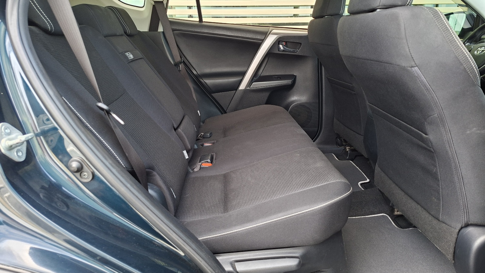 Toyota RAV4 2017 року з пробігом 93661 км, Універсал, Тойота Центр Ужгород "Карат Мотор", м.Ужгород - 999000 ГРН | Фото № 7