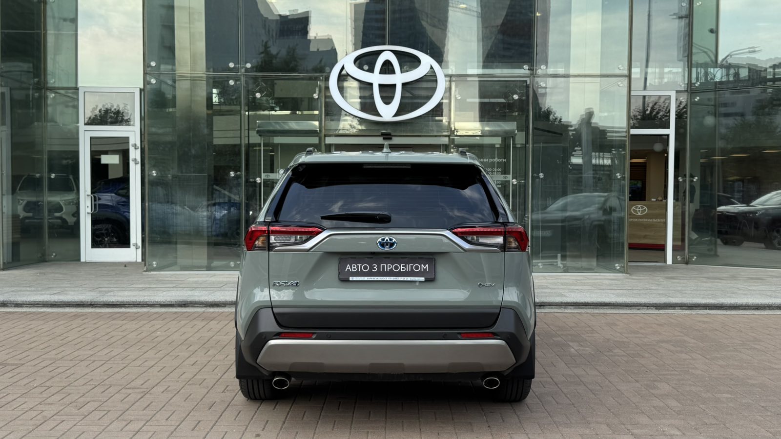 Toyota RAV4 2025 року, Універсал, Тойота Центр Київ "Автосаміт Укравто", м.Київ | Фото № 4 Toyota RAV4 2025 року з пробігом 15647 км, Універсал, Тойота Центр Київ "Автосаміт Укравто", м.Київ - 2028000 ГРН | Фото № 4