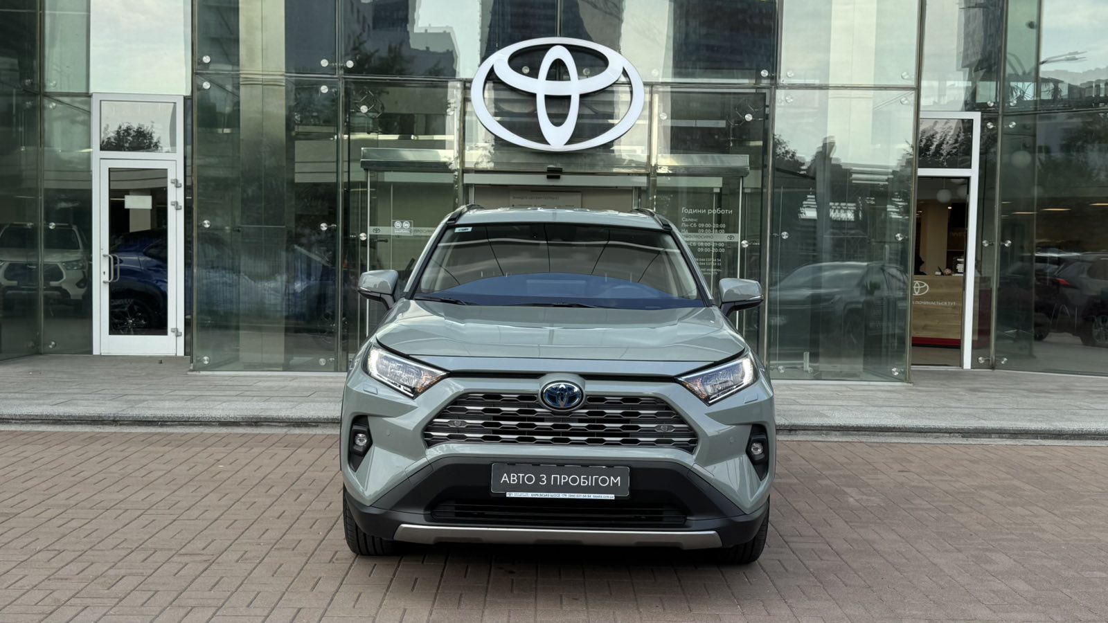 Toyota RAV4 2025 року, Універсал, Тойота Центр Київ "Автосаміт Укравто", м.Київ | Фото № 5 Toyota RAV4 2025 року з пробігом 15647 км, Універсал, Тойота Центр Київ "Автосаміт Укравто", м.Київ - 2028000 ГРН | Фото № 5