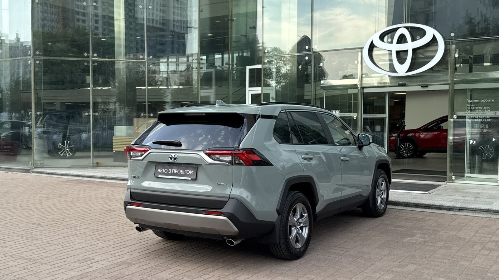 Toyota RAV4 2025 року, Універсал, Тойота Центр Київ "Автосаміт Укравто", м.Київ | Фото № 17 Toyota RAV4 2025 року з пробігом 15647 км, Універсал, Тойота Центр Київ "Автосаміт Укравто", м.Київ - 2028000 ГРН | Фото № 17