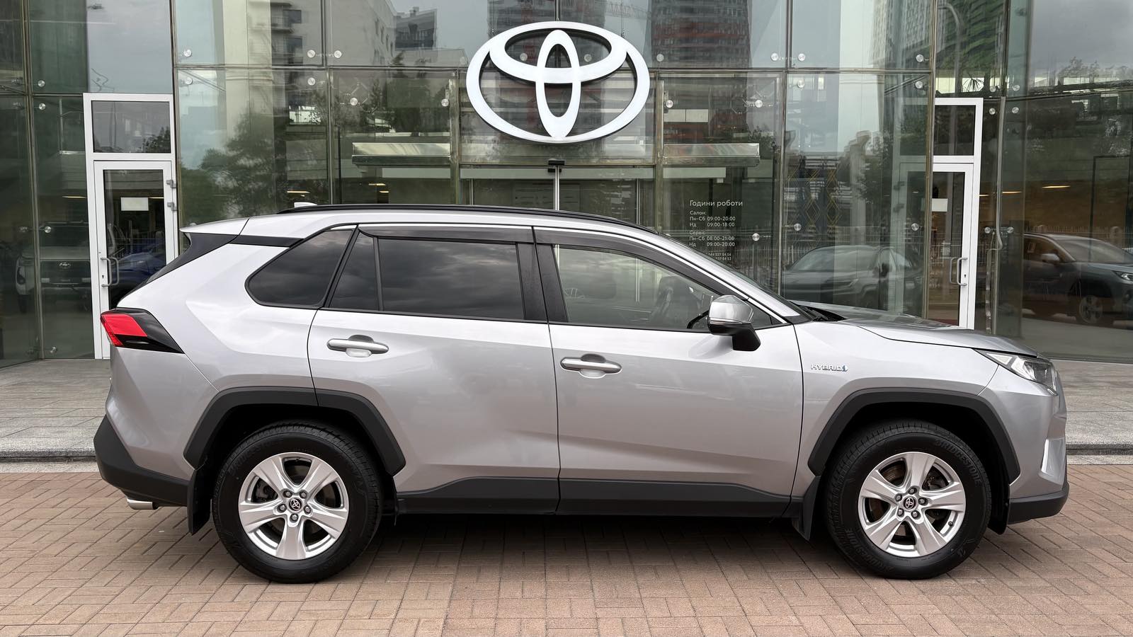 Toyota RAV4 2021 року, Універсал, Тойота Центр Київ "Автосаміт Укравто", м.Київ | Фото № 16 Toyota RAV4 2021 року з пробігом 75634 км, Універсал, Тойота Центр Київ "Автосаміт Укравто", м.Київ - 1612000 ГРН | Фото № 16