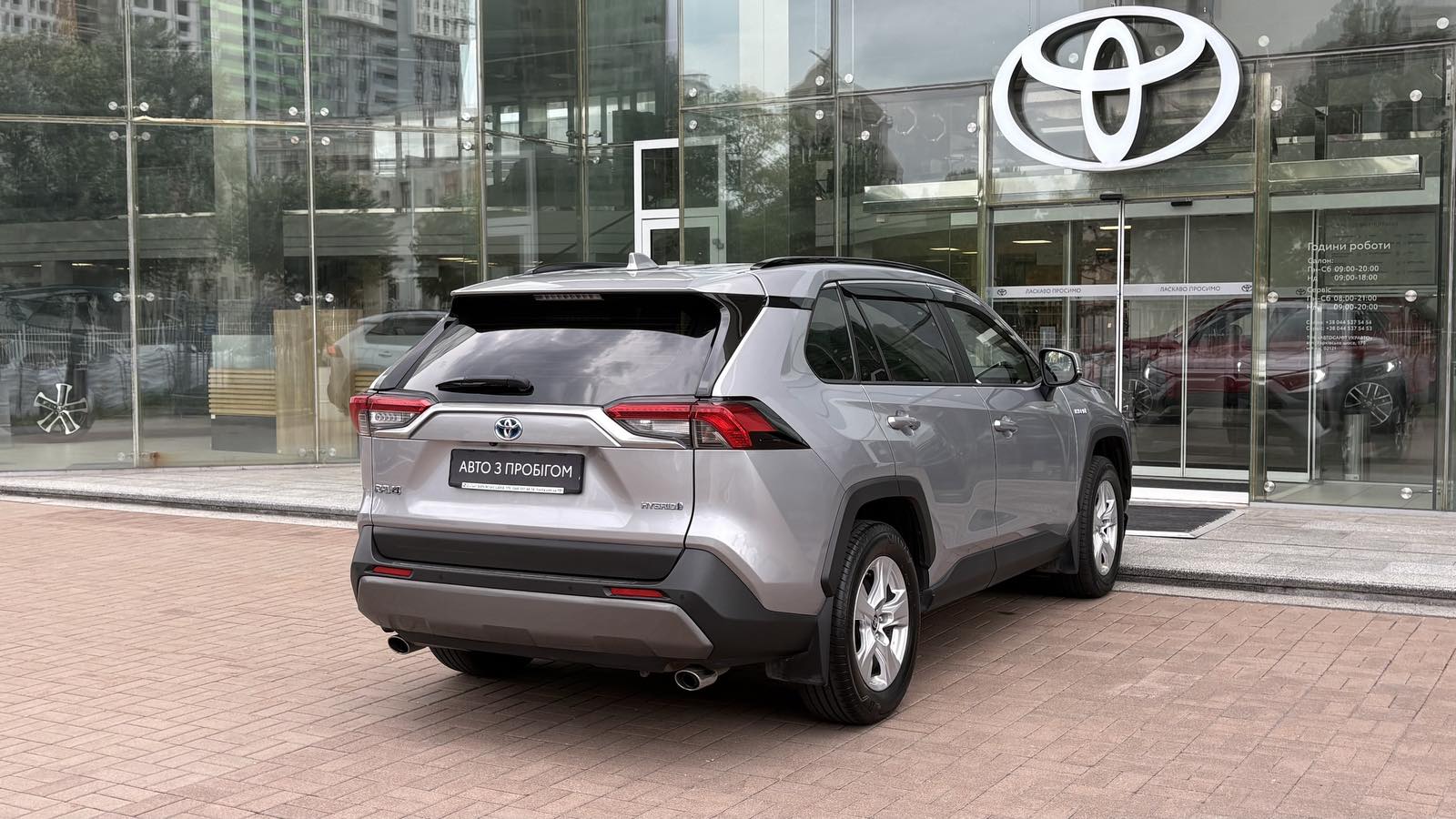 Toyota RAV4 2021 року, Універсал, Тойота Центр Київ "Автосаміт Укравто", м.Київ | Фото № 17 Toyota RAV4 2021 року з пробігом 75634 км, Універсал, Тойота Центр Київ "Автосаміт Укравто", м.Київ - 1612000 ГРН | Фото № 17