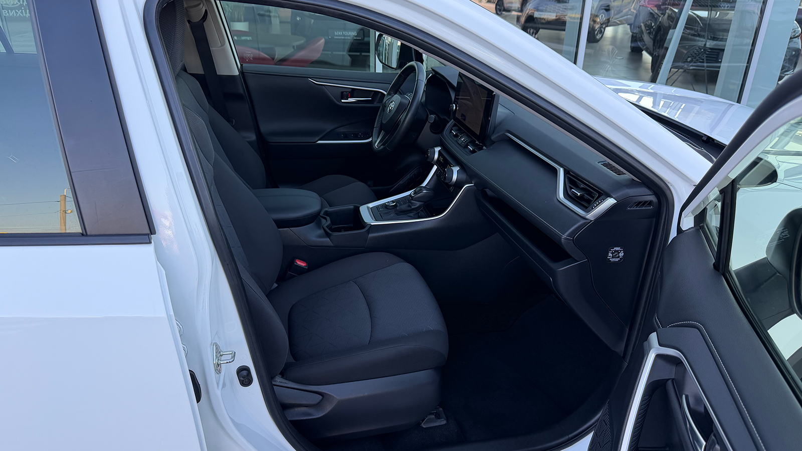 Toyota RAV4 2023 року, Універсал, Тойота Центр Рівне "Агат Авто", м.Рівне | Фото № 6 Toyota RAV4 2023 року з пробігом 46170 км, Універсал, Тойота Центр Рівне "Агат Авто", м.Рівне - 1412520 ГРН | Фото № 6