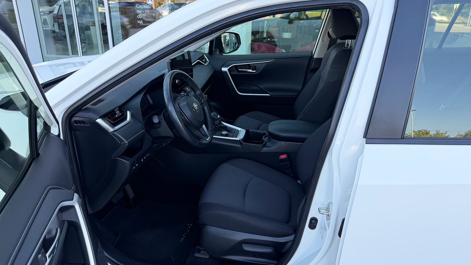 Toyota RAV4 2023 року, Універсал, Тойота Центр Рівне "Агат Авто", м.Рівне | Фото № 12 Toyota RAV4 2023 року з пробігом 46170 км, Універсал, Тойота Центр Рівне "Агат Авто", м.Рівне - 1412520 ГРН | Фото № 12