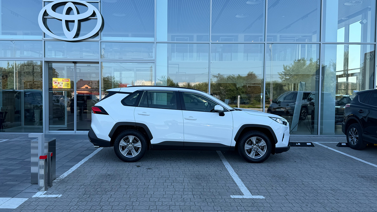 Toyota RAV4 2023 року, Універсал, Тойота Центр Рівне "Агат Авто", м.Рівне | Фото № 17 Toyota RAV4 2023 року з пробігом 46170 км, Універсал, Тойота Центр Рівне "Агат Авто", м.Рівне - 1412520 ГРН | Фото № 17