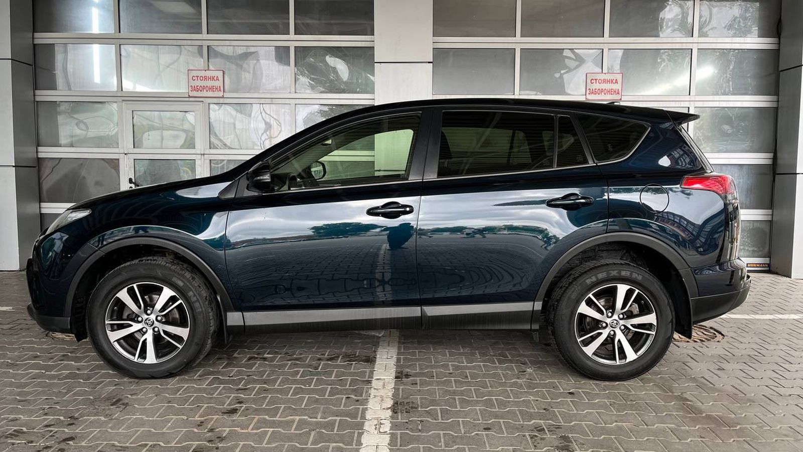 Toyota RAV4 2018 року, Універсал, Тойота Центр Хмельницький "Гранд Мотор", м.Хмельницький | Фото № 3 Toyota RAV4 2018 року з пробігом 199723 км, Універсал, Тойота Центр Хмельницький "Гранд Мотор", м.Хмельницький - 820000 ГРН | Фото № 3