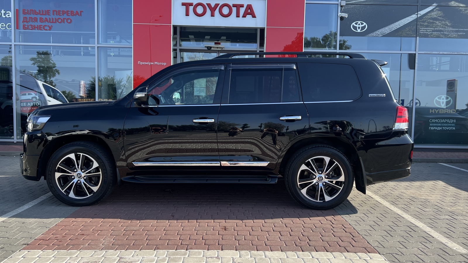 Toyota LAND CRUISER 2020 року з пробігом 42661 км, Універсал, Тойота Центр Вінниця "Преміум Мотор", м.Вінниця - 3375000 ГРН | Фото № 3