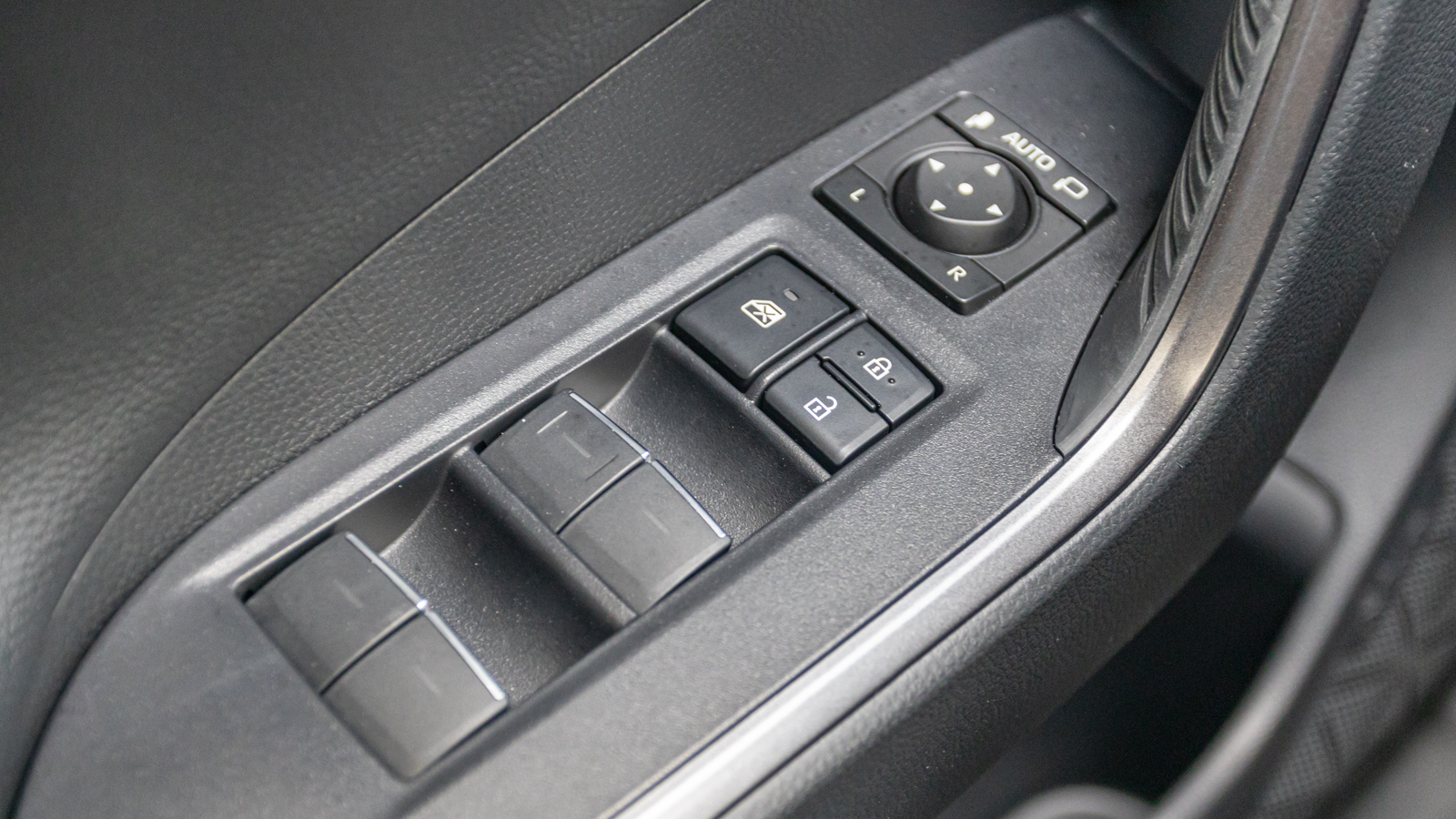 Toyota RAV4 2024 року, Універсал, Тойота Центр Дніпро "Алмаз Мотор" на Запорізькому шосе, м.Дніпро | Фото № 24 Toyota RAV4 2024 року з пробігом 14596 км, Універсал, Тойота Центр Дніпро "Алмаз Мотор" на Запорізькому шосе, м.Дніпро - 2115000 ГРН | Фото № 24