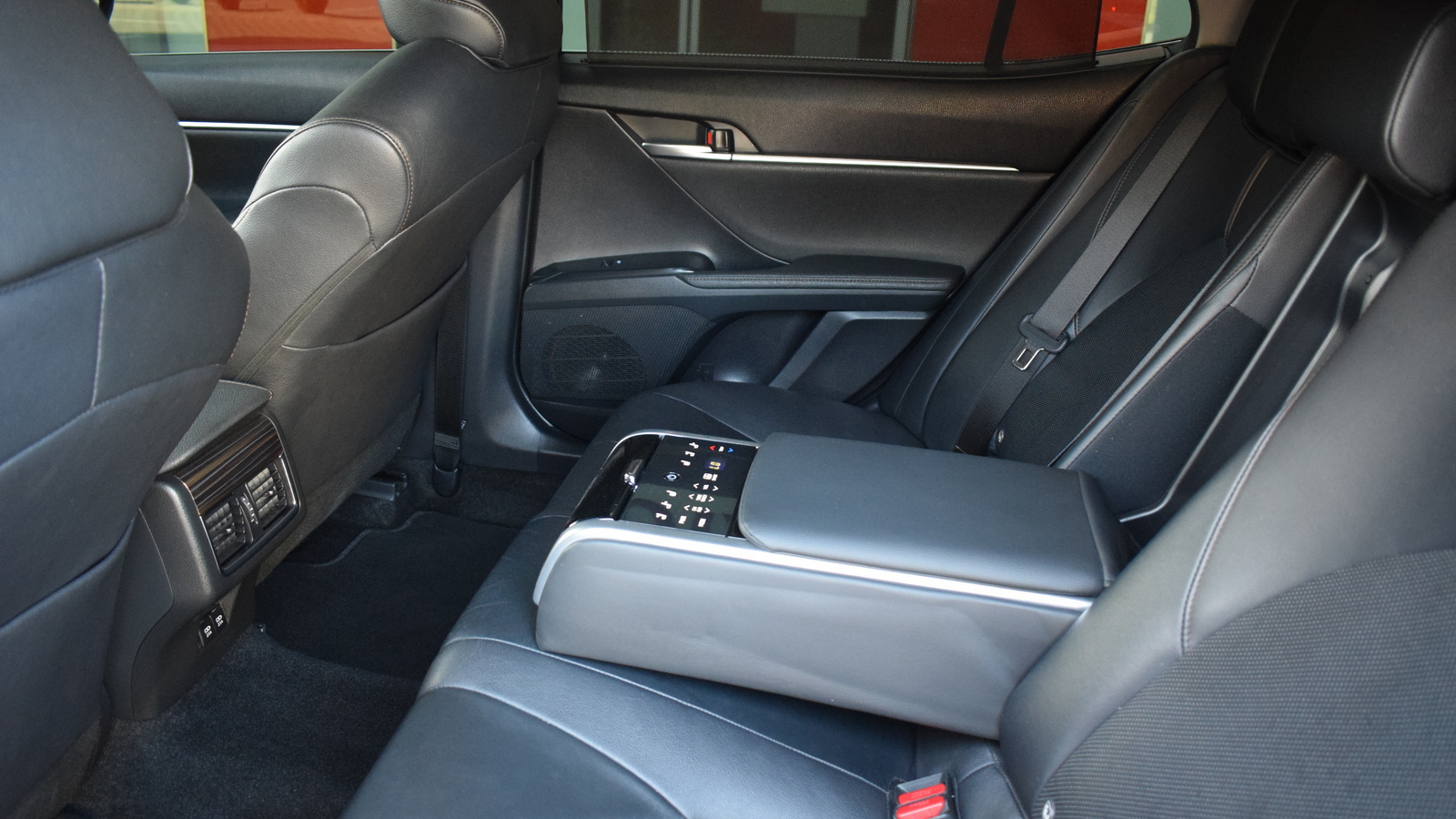 Toyota CAMRY 2019 року, Седан, Тойота Центр Житомир "Стар - Кар", м.Житомир | Фото № 11 Toyota CAMRY 2019 року з пробігом 183550 км, Седан, Тойота Центр Житомир "Стар - Кар", м.Житомир - 1088640 ГРН | Фото № 11