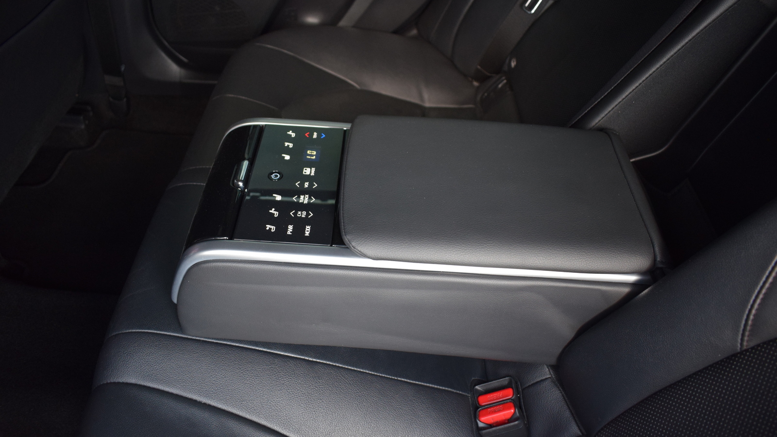 Toyota CAMRY 2019 року, Седан, Тойота Центр Житомир "Стар - Кар", м.Житомир | Фото № 21 Toyota CAMRY 2019 року з пробігом 183550 км, Седан, Тойота Центр Житомир "Стар - Кар", м.Житомир - 1088640 ГРН | Фото № 21