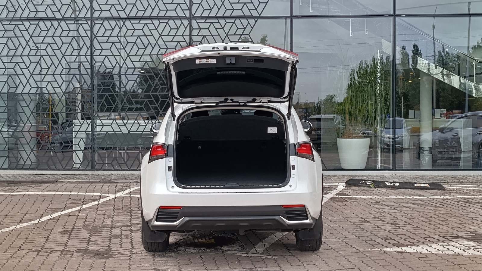 Lexus NX 2021 року, Універсал, Лексус Київ Захід, м.Київ | Фото № 10 Lexus NX 2021 року з пробігом 40980 км, Універсал, Лексус Київ Захід, м.Київ - 1800000 ГРН | Фото № 10