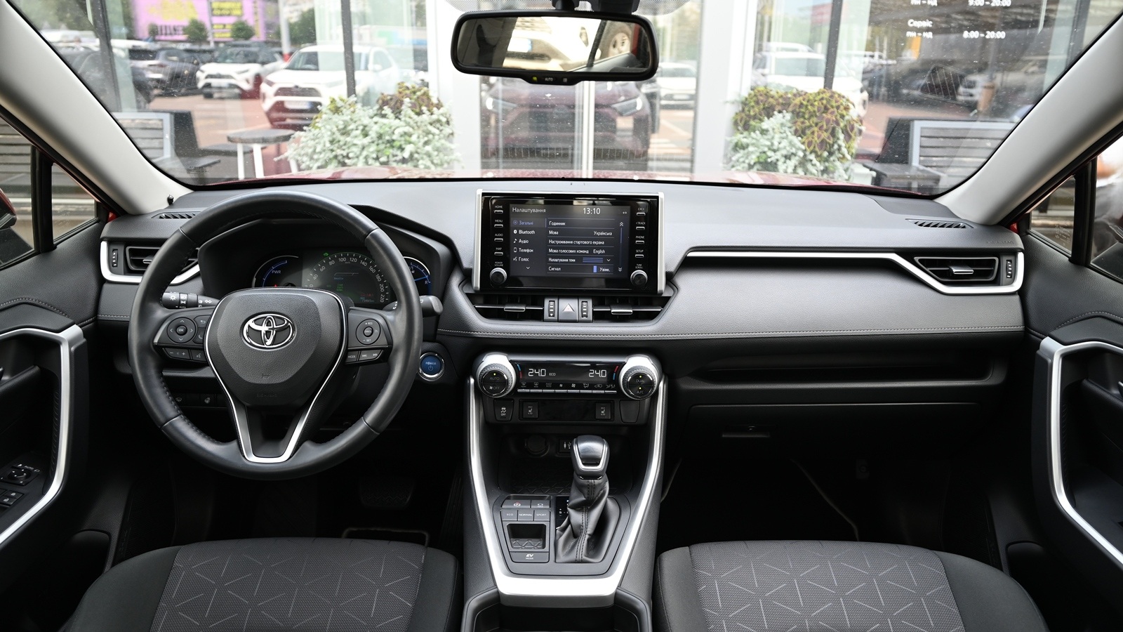 Toyota RAV4 2019 року, Універсал, Тойота Центр Київ "Сіті Плаза", м.Київ | Фото № 8 Toyota RAV4 2019 року з пробігом 73072 км, Універсал, Тойота Центр Київ "Сіті Плаза", м.Київ - 1274755 ГРН | Фото № 8