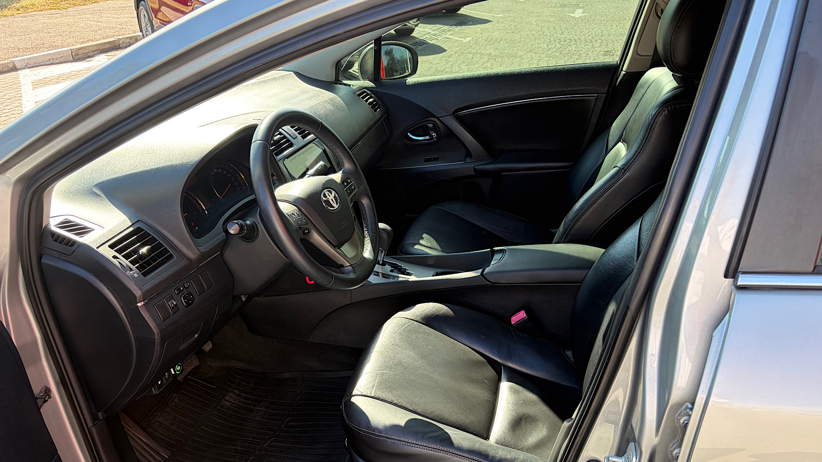 Toyota AVENSIS 2011 року, Седан, Тойота Центр Запоріжжя "Восток Автомир", м.Запоріжжя | Фото № 12 Toyota AVENSIS 2011 року з пробігом 211000 км, Седан, Тойота Центр Запоріжжя "Восток Автомир", м.Запоріжжя - 449000 ГРН | Фото № 12