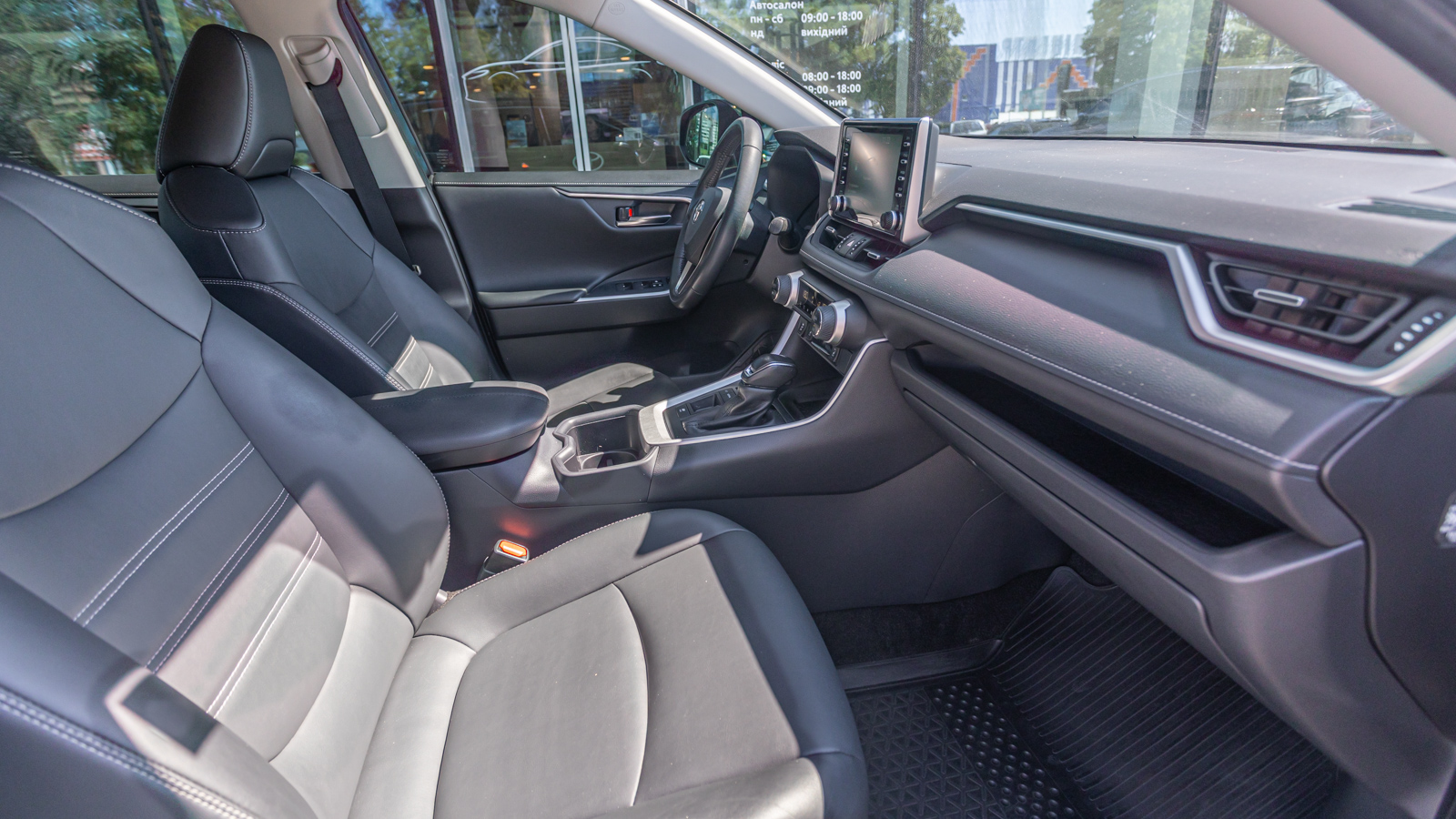 Toyota RAV4 2022 року, Універсал, Тойота Центр Дніпро "Алмаз Мотор" на Запорізькому шосе, м.Дніпро | Фото № 6 Toyota RAV4 2022 року з пробігом 51606 км, Універсал, Тойота Центр Дніпро "Алмаз Мотор" на Запорізькому шосе, м.Дніпро - 1620000 ГРН | Фото № 6
