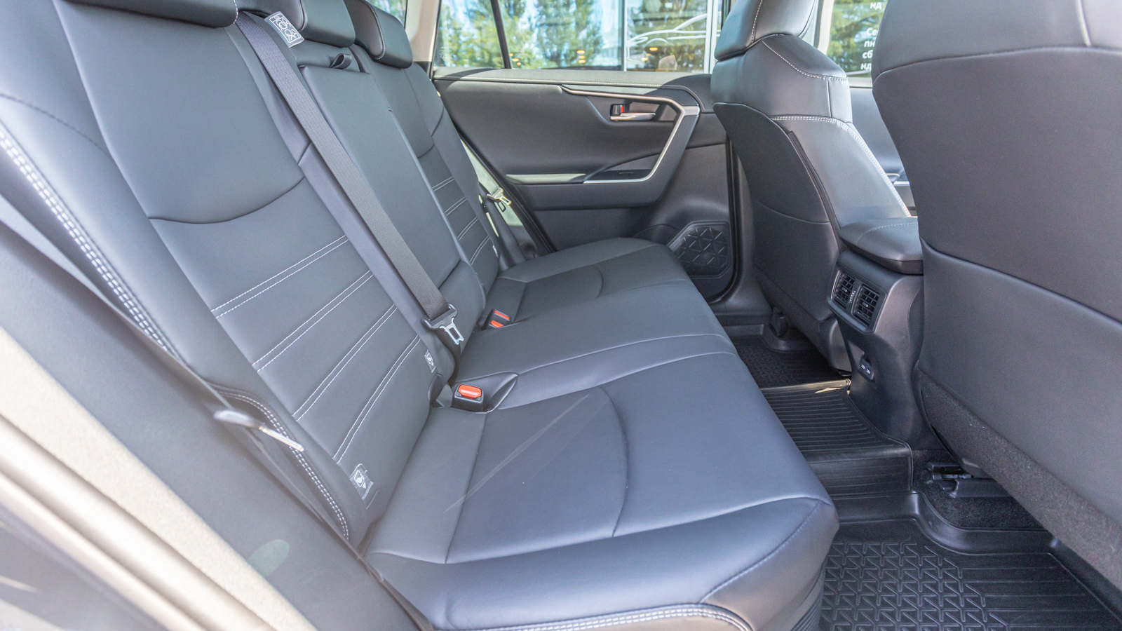 Toyota RAV4 2022 року, Універсал, Тойота Центр Дніпро "Алмаз Мотор" на Запорізькому шосе, м.Дніпро | Фото № 7 Toyota RAV4 2022 року з пробігом 51606 км, Універсал, Тойота Центр Дніпро "Алмаз Мотор" на Запорізькому шосе, м.Дніпро - 1620000 ГРН | Фото № 7