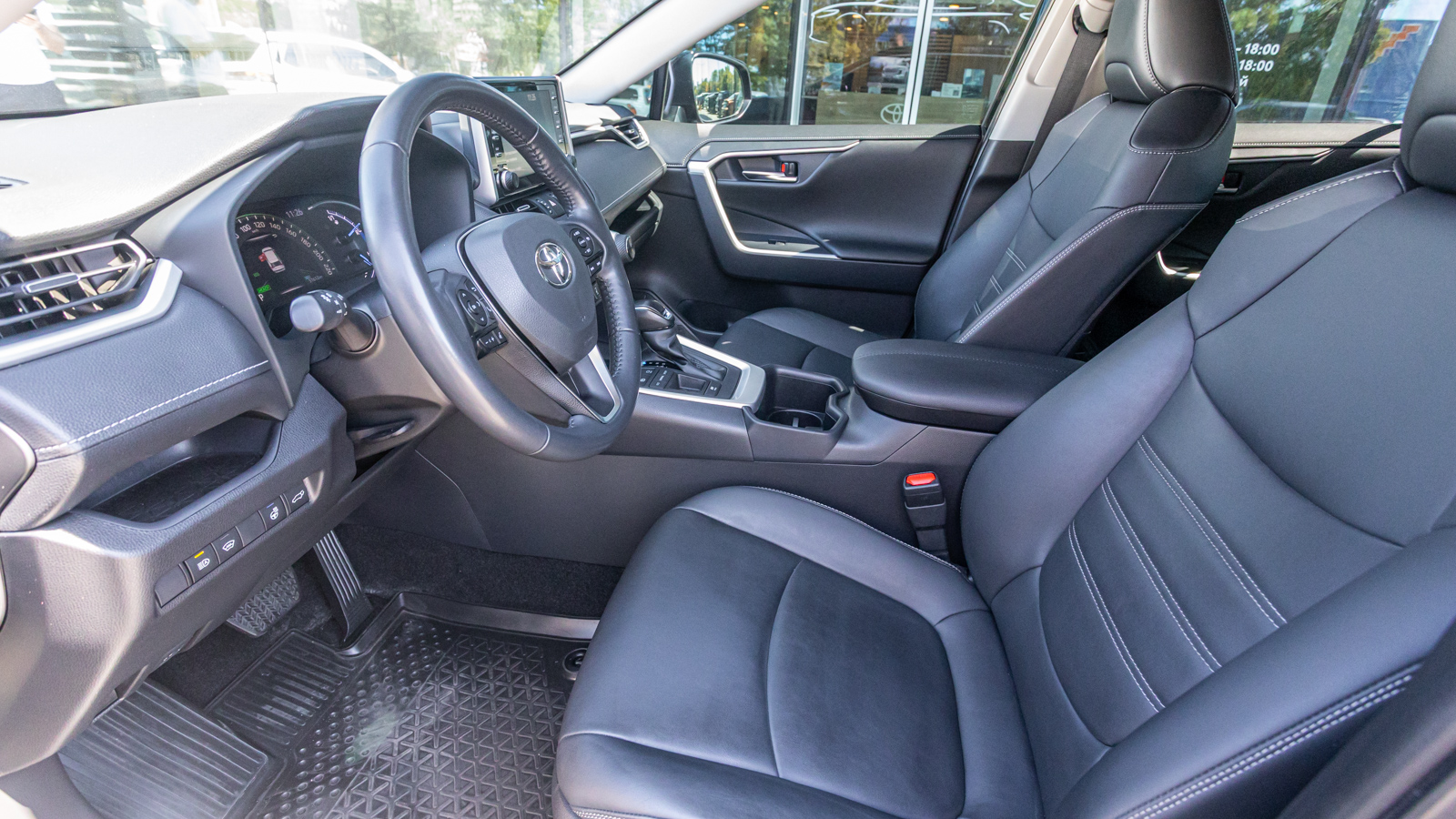 Toyota RAV4 2022 року, Універсал, Тойота Центр Дніпро "Алмаз Мотор" на Запорізькому шосе, м.Дніпро | Фото № 13 Toyota RAV4 2022 року з пробігом 51606 км, Універсал, Тойота Центр Дніпро "Алмаз Мотор" на Запорізькому шосе, м.Дніпро - 1620000 ГРН | Фото № 13