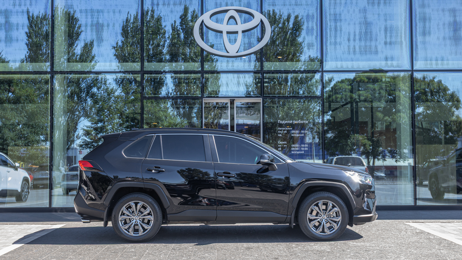 Toyota RAV4 2022 року, Універсал, Тойота Центр Дніпро "Алмаз Мотор" на Запорізькому шосе, м.Дніпро | Фото № 18 Toyota RAV4 2022 року з пробігом 51606 км, Універсал, Тойота Центр Дніпро "Алмаз Мотор" на Запорізькому шосе, м.Дніпро - 1620000 ГРН | Фото № 18
