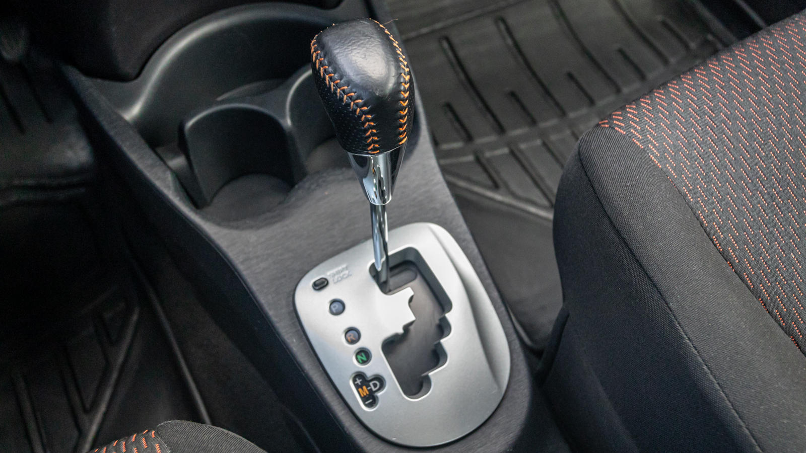 Toyota YARIS 2012 року, Хетчбек, Тойота Центр Дніпро "Алмаз Мотор" на Запорізькому шосе, м.Дніпро | Фото № 28 Toyota YARIS 2012 року з пробігом 101108 км, Хетчбек, Тойота Центр Дніпро "Алмаз Мотор" на Запорізькому шосе, м.Дніпро - 495000 ГРН | Фото № 28
