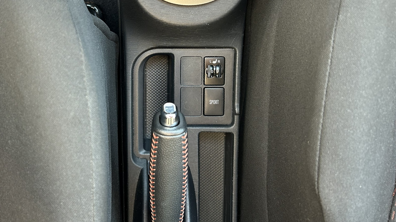 Toyota YARIS 2012 року, Хетчбек, Тойота Центр Дніпро "Алмаз Мотор" на Запорізькому шосе, м.Дніпро | Фото № 29 Toyota YARIS 2012 року з пробігом 101108 км, Хетчбек, Тойота Центр Дніпро "Алмаз Мотор" на Запорізькому шосе, м.Дніпро - 495000 ГРН | Фото № 29