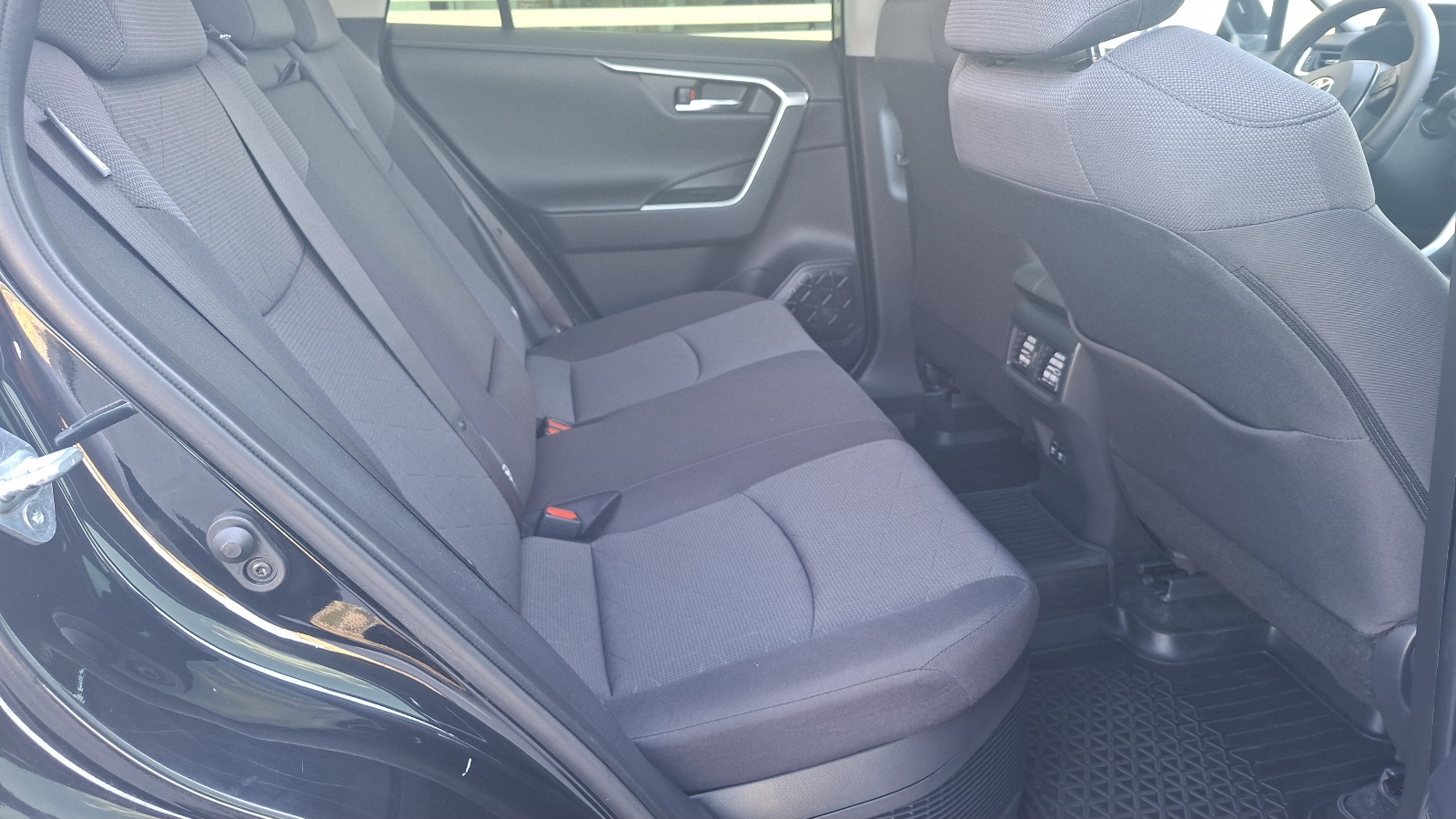 Toyota RAV4 2019 року, Універсал, Тойота Центр Ужгород "Карат Мотор", м.Ужгород | Фото № 6 Toyota RAV4 2019 року з пробігом 190450 км, Універсал, Тойота Центр Ужгород "Карат Мотор", м.Ужгород - 1250000 ГРН | Фото № 6