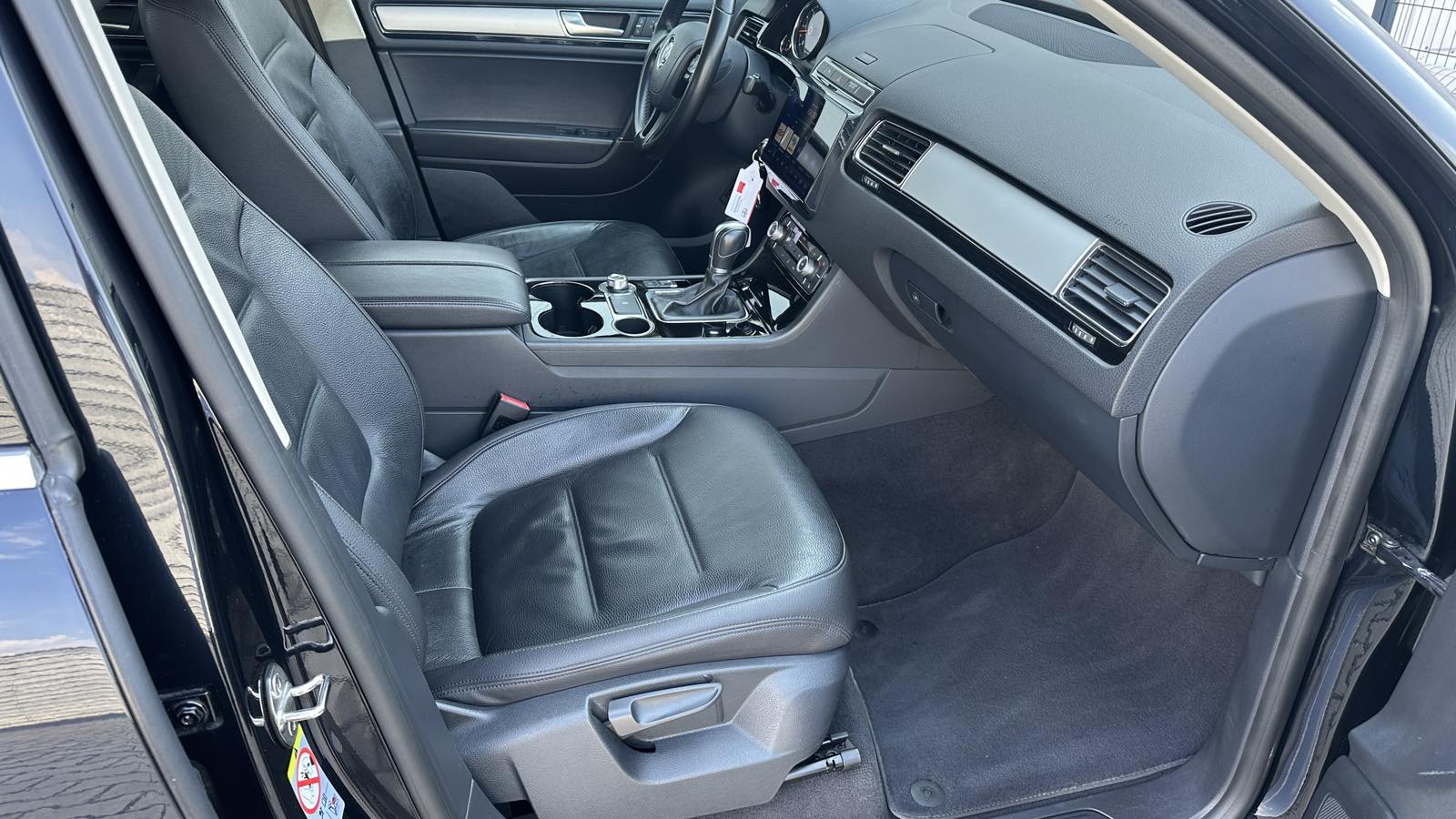Інші авто VOLKSWAGEN TOUAREG 2018 року, Універсал, Тойота Центр Київ "ВІДІ Аеропорт", м.Київ | Фото № 6 Інші авто VOLKSWAGEN TOUAREG 2018 року з пробігом 182355 км, Універсал, Тойота Центр Київ "ВІДІ Аеропорт", м.Київ - 1300000 ГРН | Фото № 6