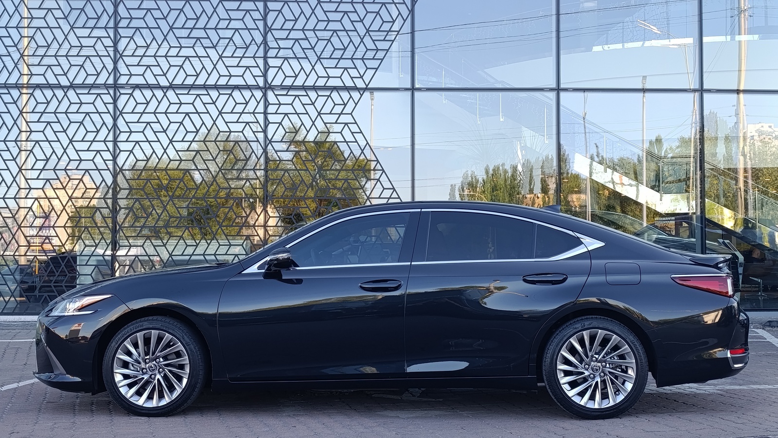 Lexus ES 2024 року, Седан, Лексус Київ Захід, м.Київ | Фото № 3 Lexus ES 2024 року з пробігом 43301 км, Седан, Лексус Київ Захід, м.Київ - 2350000 ГРН | Фото № 3