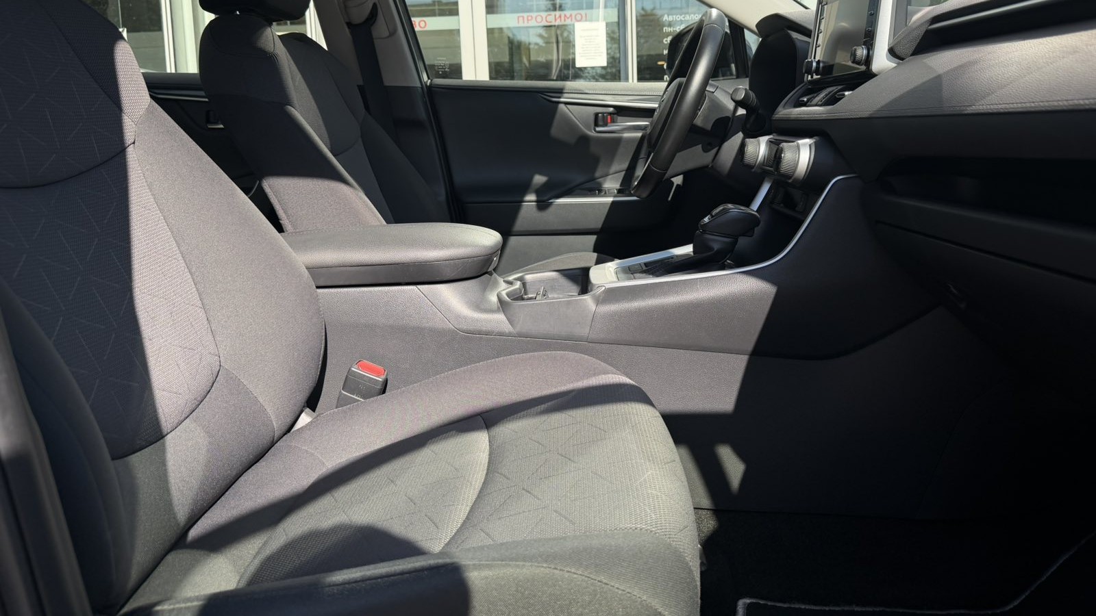 Toyota RAV4 2019 року з пробігом 74724 км, Універсал, Тойота Центр Луцьк "Автоконцепт", м.Луцьк - 1280000 ГРН | Фото № 6