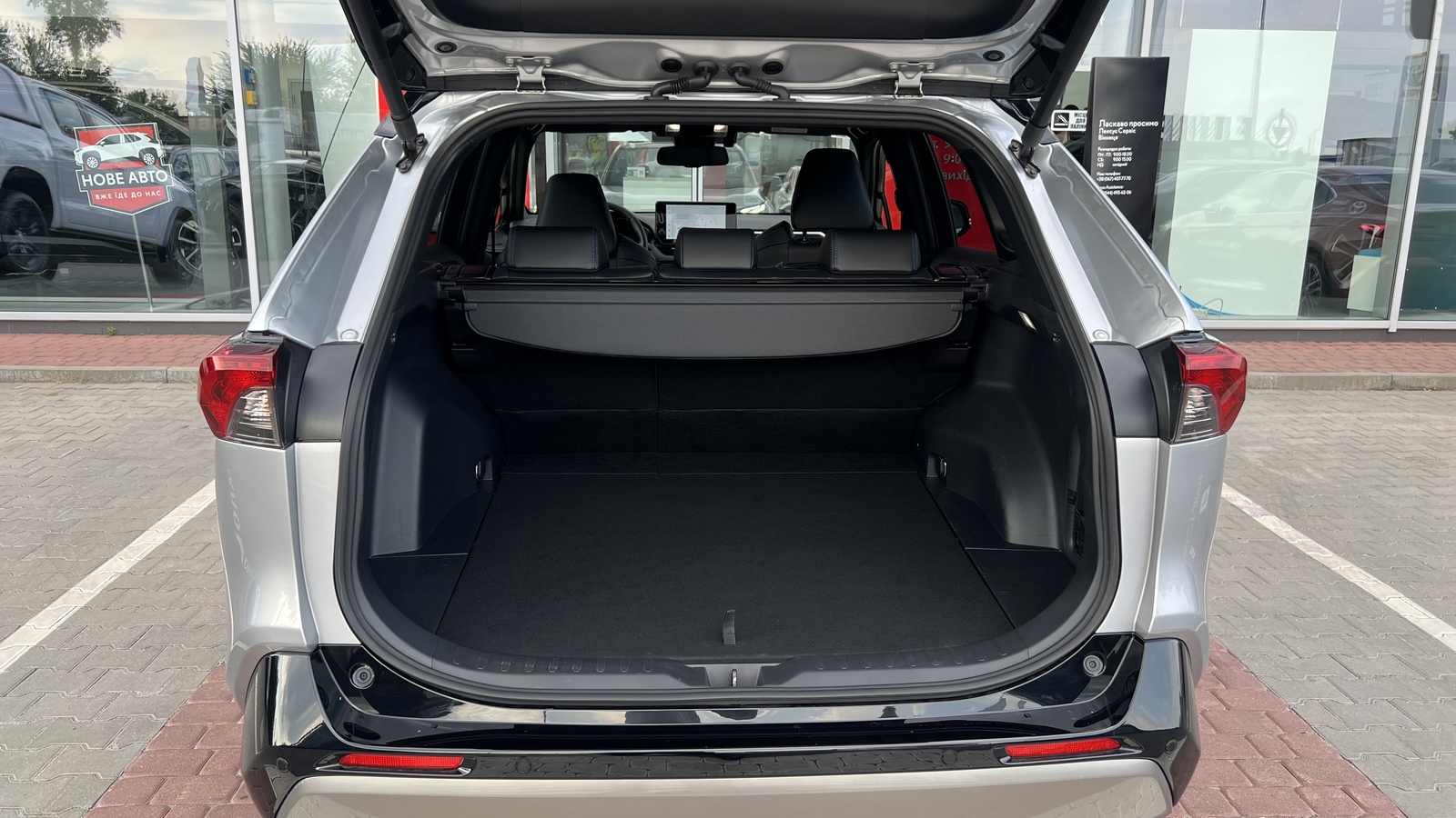 Toyota RAV4 2025 року, Універсал, Тойота Центр Вінниця "Преміум Мотор", м.Вінниця | Фото № 10 Toyota RAV4 2025 року з пробігом 16545 км, Універсал, Тойота Центр Вінниця "Преміум Мотор", м.Вінниця - 1935000 ГРН | Фото № 10