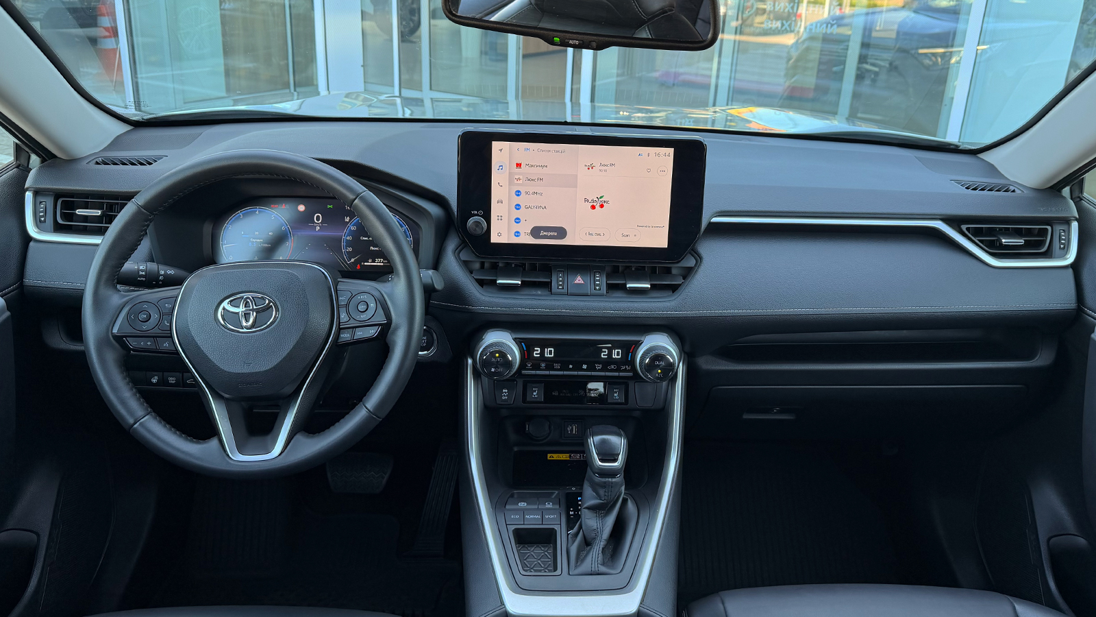 Toyota RAV4 2023 року, Універсал, Тойота Центр Рівне "Агат Авто", м.Рівне | Фото № 8 Toyota RAV4 2023 року з пробігом 30034 км, Універсал, Тойота Центр Рівне "Агат Авто", м.Рівне - 1519800 ГРН | Фото № 8