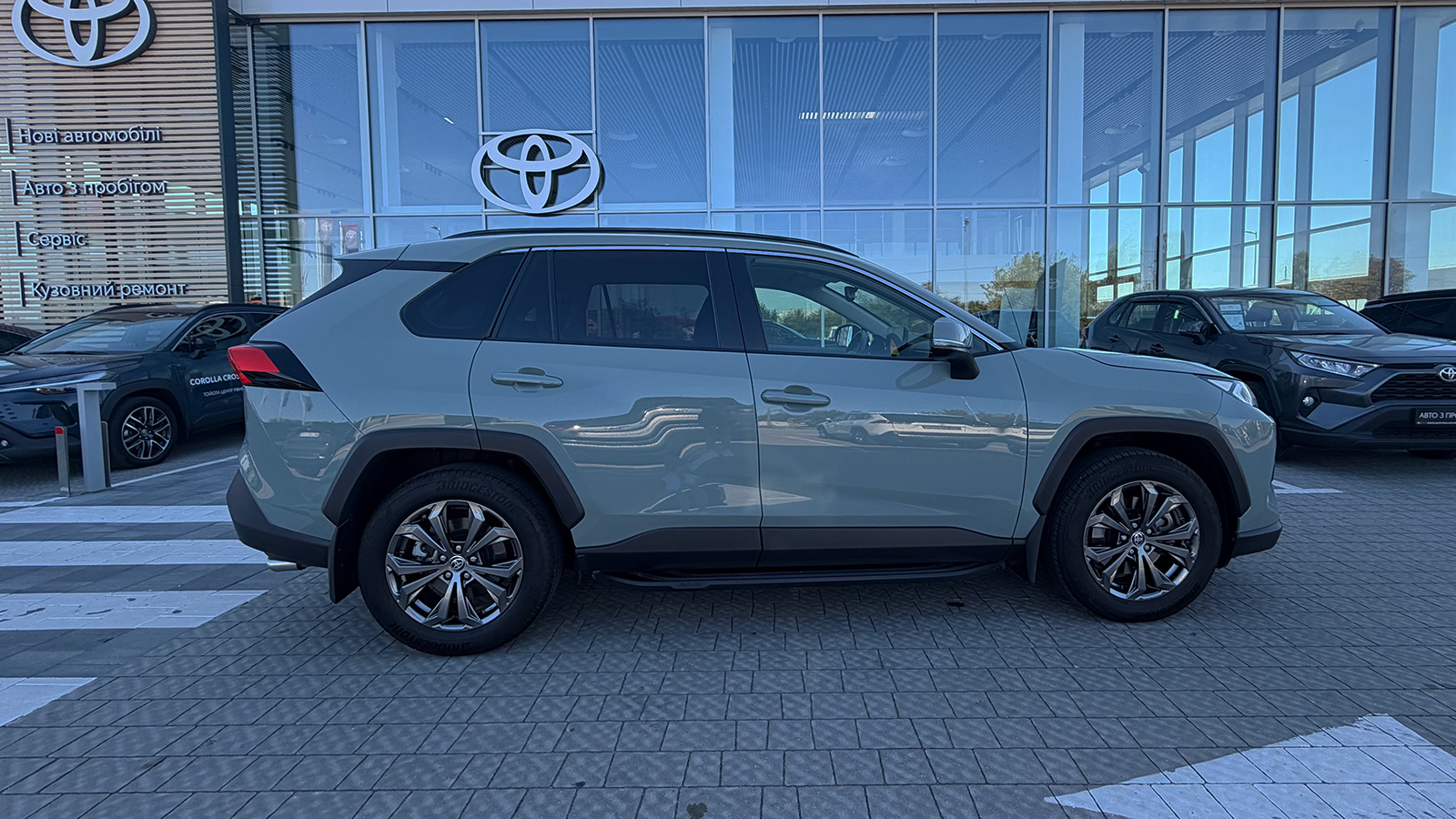 Toyota RAV4 2023 року, Універсал, Тойота Центр Рівне "Агат Авто", м.Рівне | Фото № 17 Toyota RAV4 2023 року з пробігом 30034 км, Універсал, Тойота Центр Рівне "Агат Авто", м.Рівне - 1519800 ГРН | Фото № 17