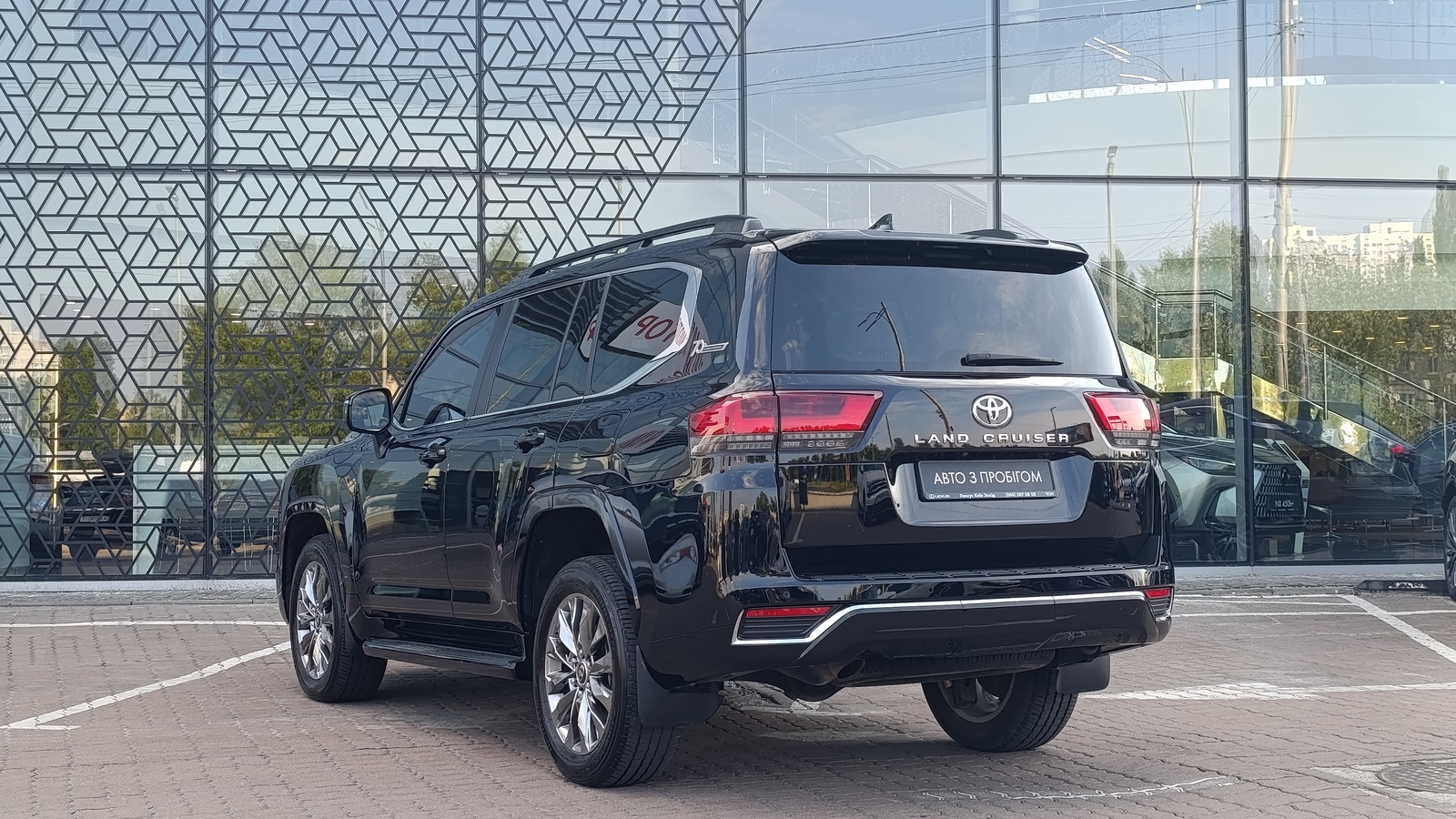 Toyota LAND CRUISER 2022 року з пробігом 40044 км, Універсал, Лексус Київ Захід, м.Київ - 3600000 ГРН | Фото № 2