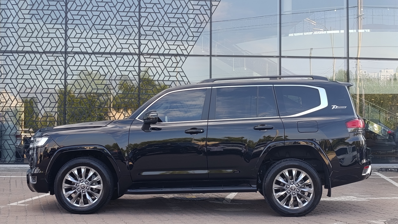 Toyota LAND CRUISER 2022 року з пробігом 40044 км, Універсал, Лексус Київ Захід, м.Київ - 3600000 ГРН | Фото № 3