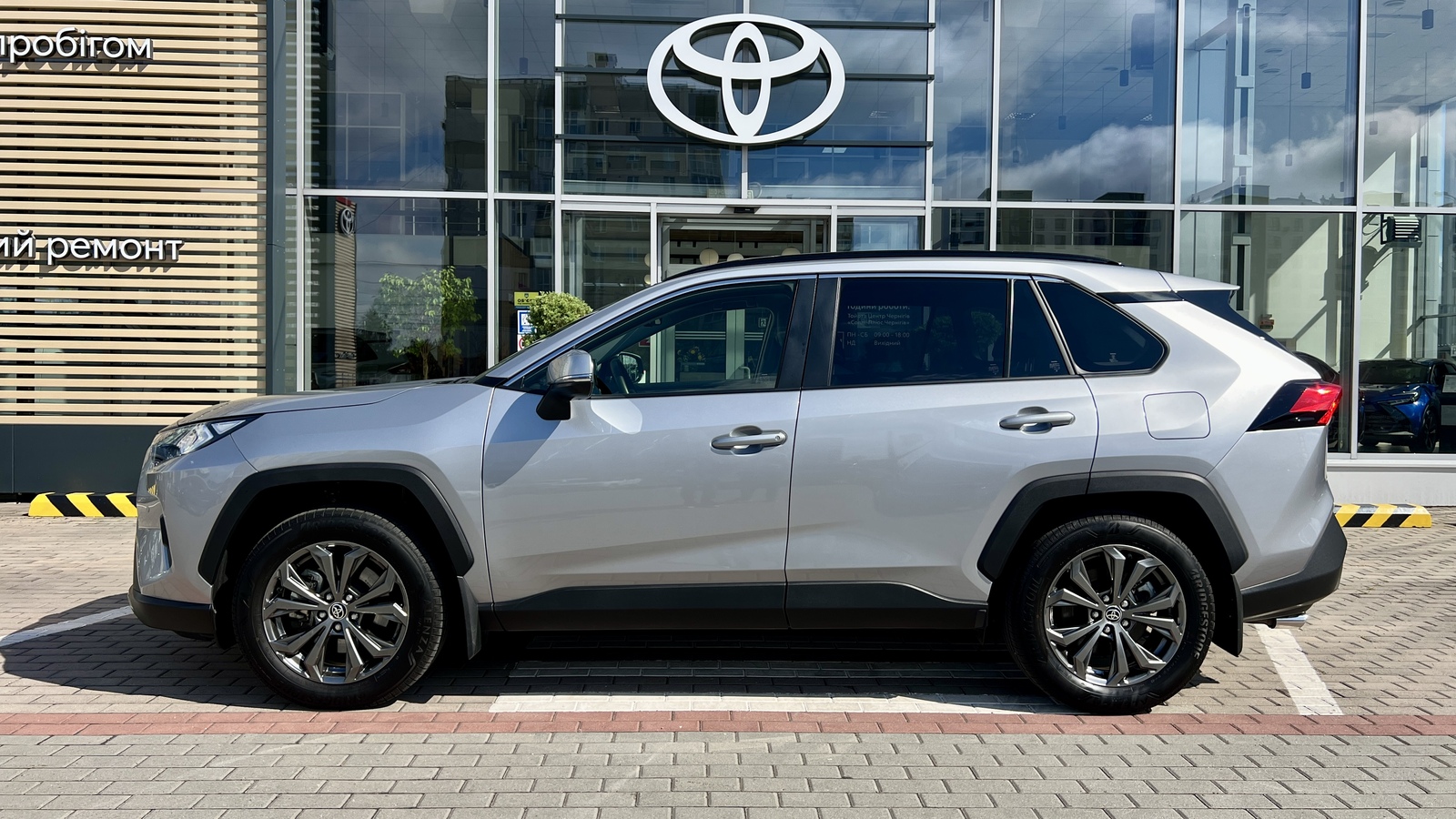 Toyota RAV4 2025 року, Універсал, Тойота Центр Чернігів "Соллі-Плюс", м.Чернігів | Фото № 3 Toyota RAV4 2025 року з пробігом 28197 км, Універсал, Тойота Центр Чернігів "Соллі-Плюс", м.Чернігів - 1732500 ГРН | Фото № 3