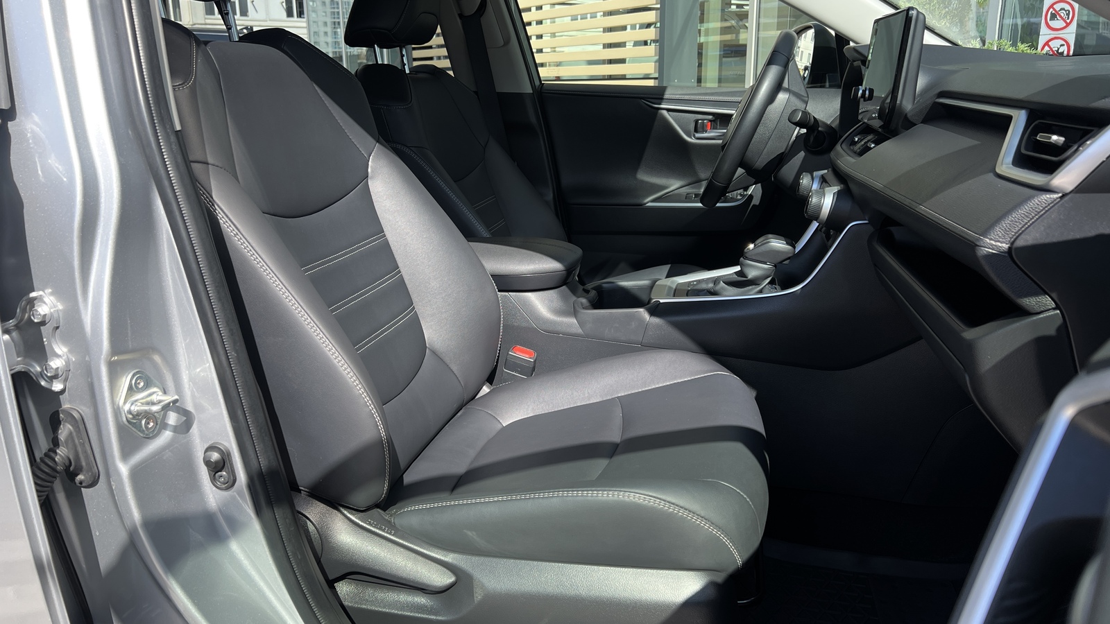 Toyota RAV4 2025 року, Універсал, Тойота Центр Чернігів "Соллі-Плюс", м.Чернігів | Фото № 6 Toyota RAV4 2025 року з пробігом 28197 км, Універсал, Тойота Центр Чернігів "Соллі-Плюс", м.Чернігів - 1732500 ГРН | Фото № 6