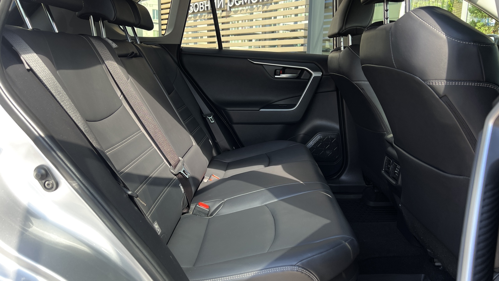 Toyota RAV4 2025 року, Універсал, Тойота Центр Чернігів "Соллі-Плюс", м.Чернігів | Фото № 7 Toyota RAV4 2025 року з пробігом 28197 км, Універсал, Тойота Центр Чернігів "Соллі-Плюс", м.Чернігів - 1732500 ГРН | Фото № 7