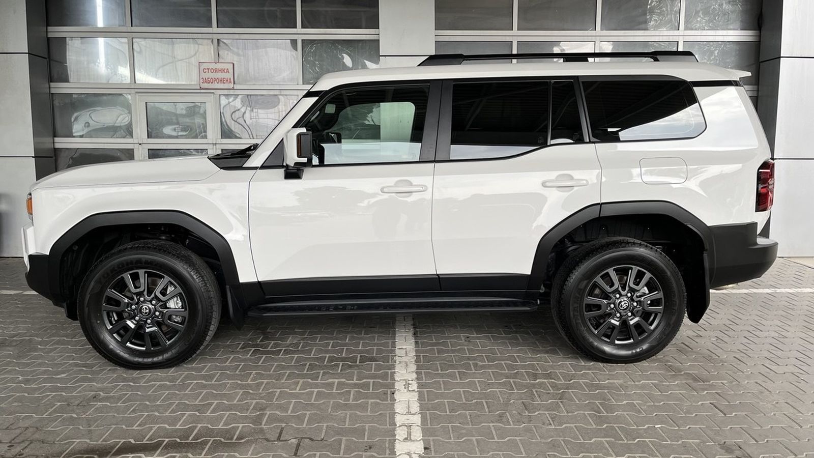 Toyota LAND CRUISER PRADO 2024 року, Універсал, Тойота Центр Хмельницький "Гранд Мотор", м.Хмельницький | Фото № 3 Toyota LAND CRUISER PRADO 2024 року з пробігом 36332 км, Універсал, Тойота Центр Хмельницький "Гранд Мотор", м.Хмельницький - 2414000 ГРН | Фото № 3