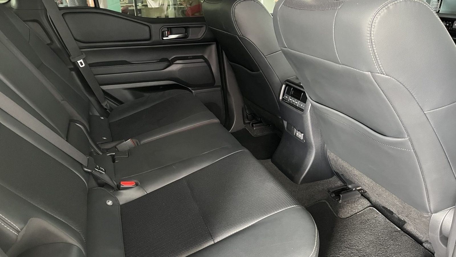 Toyota LAND CRUISER PRADO 2024 року, Універсал, Тойота Центр Хмельницький "Гранд Мотор", м.Хмельницький | Фото № 7 Toyota LAND CRUISER PRADO 2024 року з пробігом 36332 км, Універсал, Тойота Центр Хмельницький "Гранд Мотор", м.Хмельницький - 2414000 ГРН | Фото № 7
