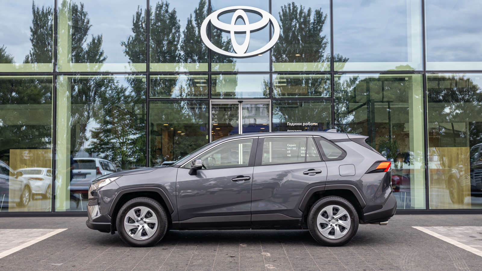 Toyota RAV4 2019 року з пробігом 108715 км, Універсал, Тойота Центр Дніпро "Алмаз Мотор" на Запорізькому шосе, м.Дніпро - 1100000 ГРН | Фото № 3