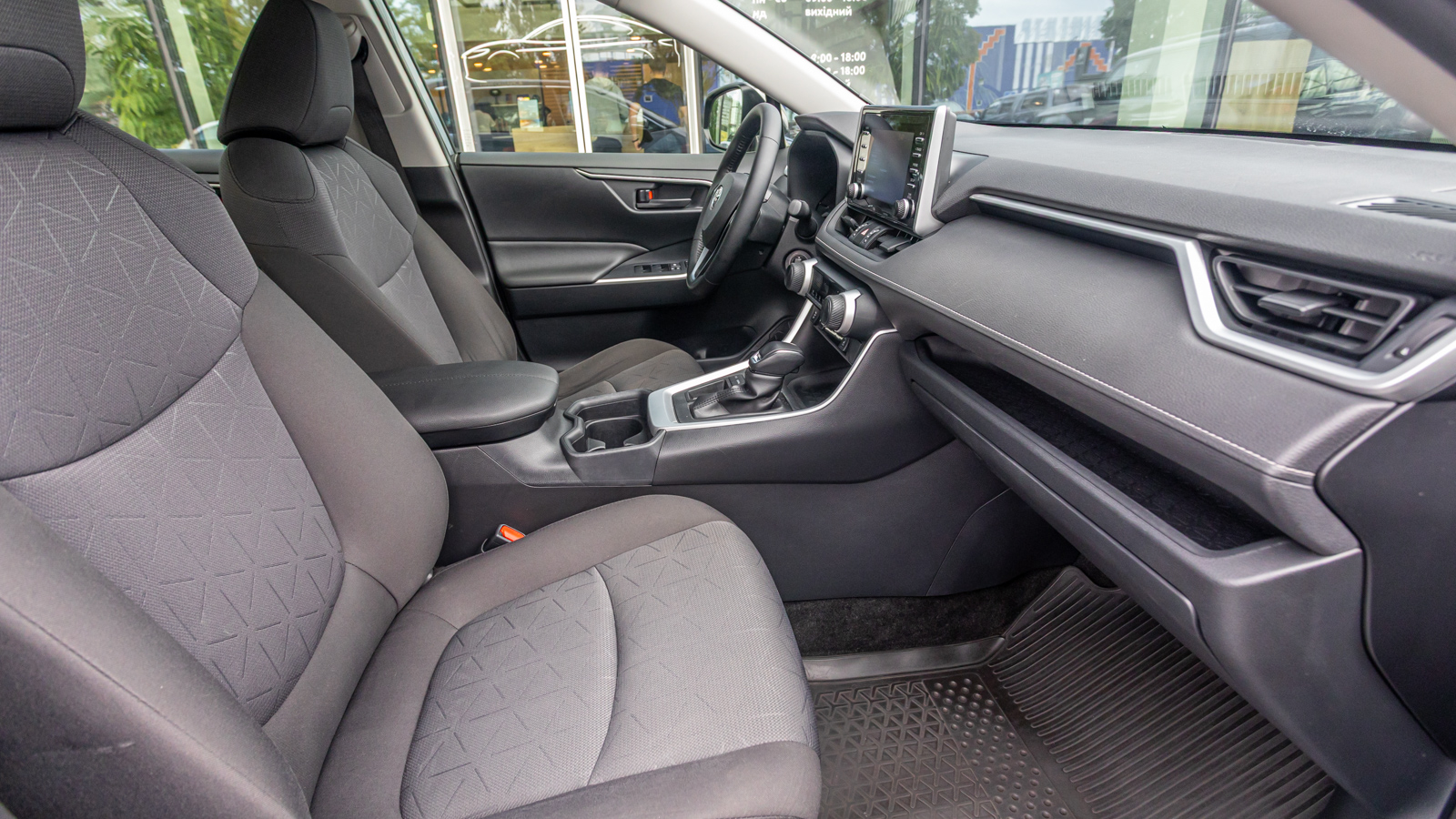 Toyota RAV4 2019 року з пробігом 108715 км, Універсал, Тойота Центр Дніпро "Алмаз Мотор" на Запорізькому шосе, м.Дніпро - 1100000 ГРН | Фото № 6
