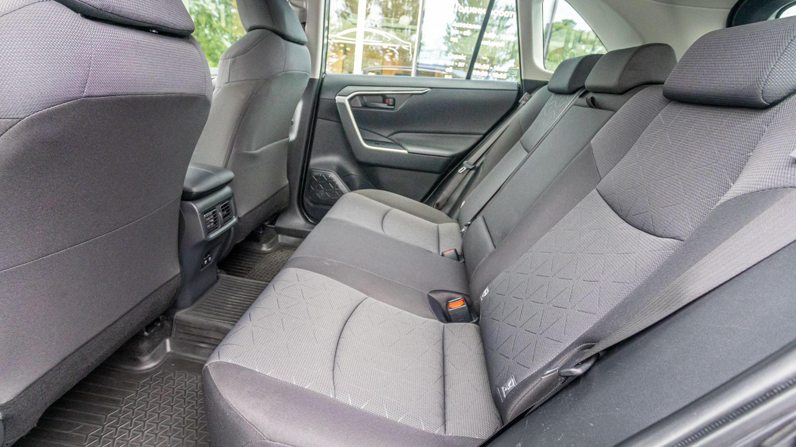 Toyota RAV4 2019 року з пробігом 108715 км, Універсал, Тойота Центр Дніпро "Алмаз Мотор" на Запорізькому шосе, м.Дніпро - 1100000 ГРН | Фото № 13