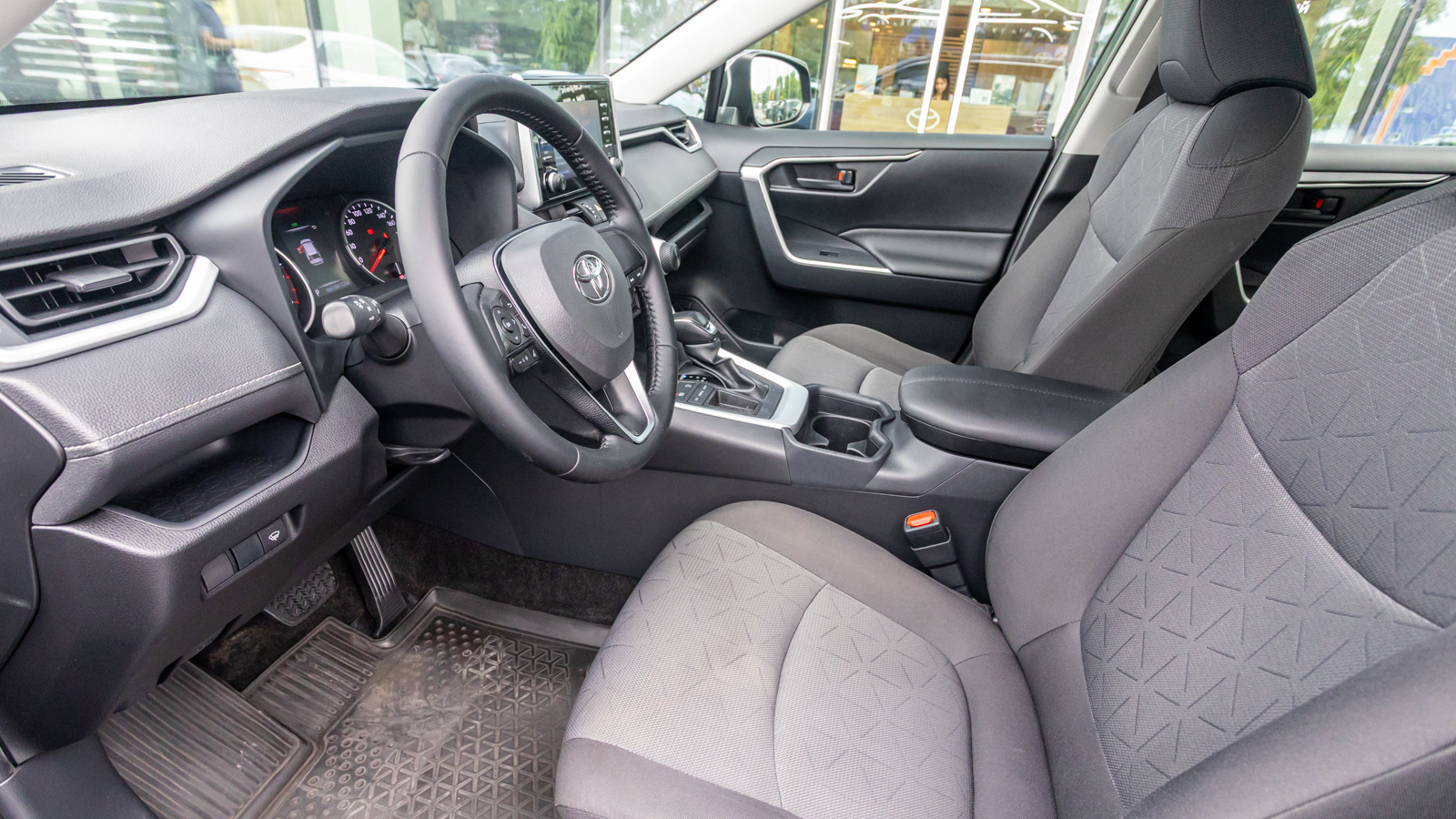 Toyota RAV4 2019 року з пробігом 108715 км, Універсал, Тойота Центр Дніпро "Алмаз Мотор" на Запорізькому шосе, м.Дніпро - 1100000 ГРН | Фото № 14