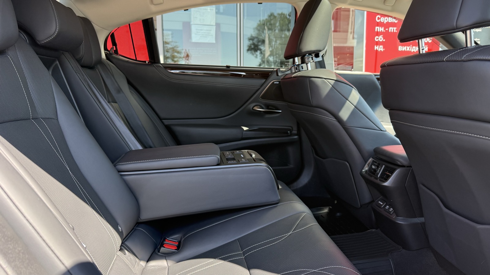 Lexus ES 2020 року, Седан, Тойота Центр Вінниця "Преміум Мотор", м.Вінниця | Фото № 7 Lexus ES 2020 року з пробігом 111910 км, Седан, Тойота Центр Вінниця "Преміум Мотор", м.Вінниця - 1620000 ГРН | Фото № 7