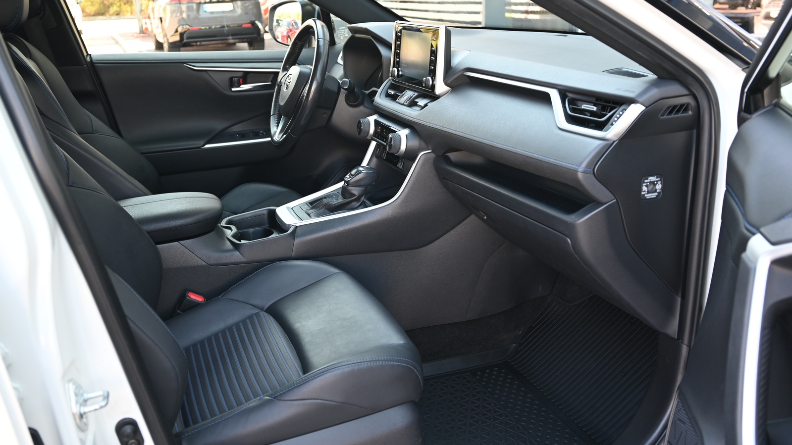Toyota RAV4 2021 року, Універсал, Тойота Центр Київ "Сіті Плаза", м.Київ | Фото № 6 Toyota RAV4 2021 року з пробігом 124199 км, Універсал, Тойота Центр Київ "Сіті Плаза", м.Київ - 1444442 ГРН | Фото № 6