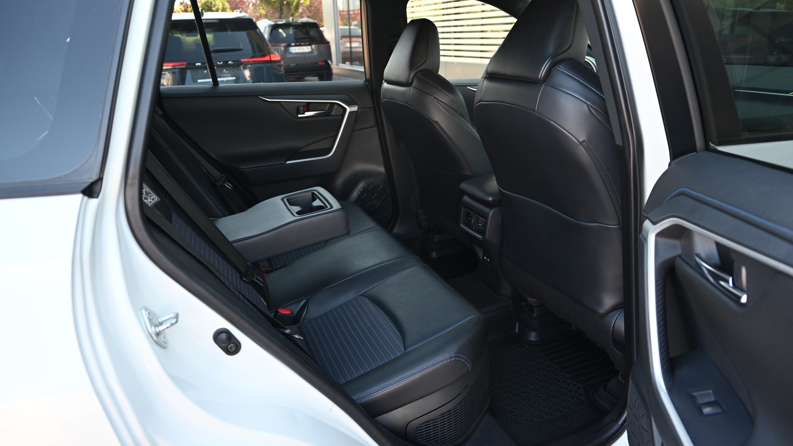 Toyota RAV4 2021 року, Універсал, Тойота Центр Київ "Сіті Плаза", м.Київ | Фото № 7 Toyota RAV4 2021 року з пробігом 124199 км, Універсал, Тойота Центр Київ "Сіті Плаза", м.Київ - 1444442 ГРН | Фото № 7