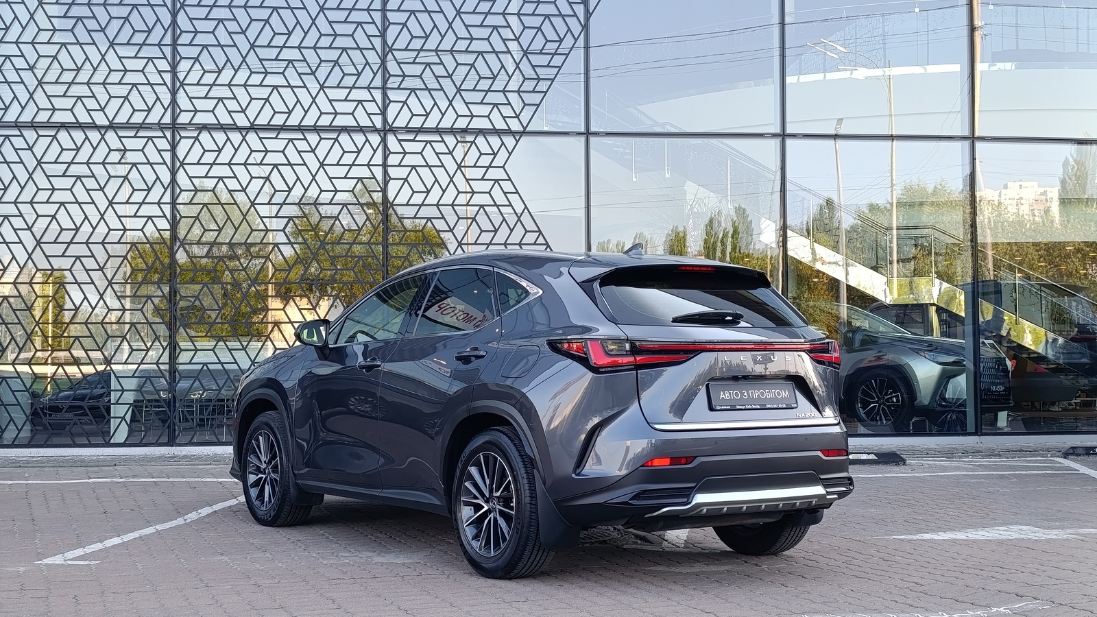 Lexus NX 2022 року з пробігом 30000 км, Універсал, Лексус Київ Захід, м.Київ - 1710000 ГРН | Фото № 2