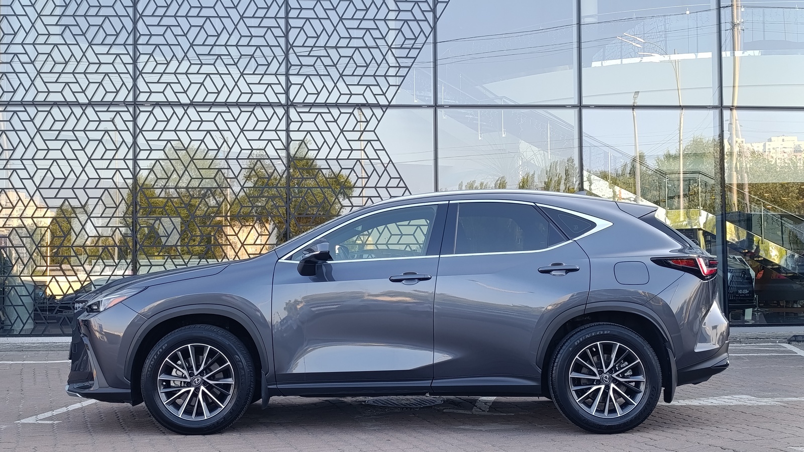 Lexus NX 2022 року з пробігом 30000 км, Універсал, Лексус Київ Захід, м.Київ - 1710000 ГРН | Фото № 3