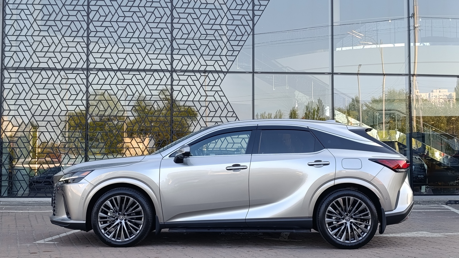 Lexus RX 2025 року з пробігом 5183 км, Універсал, Лексус Київ Захід, м.Київ - 3900000 ГРН | Фото № 3